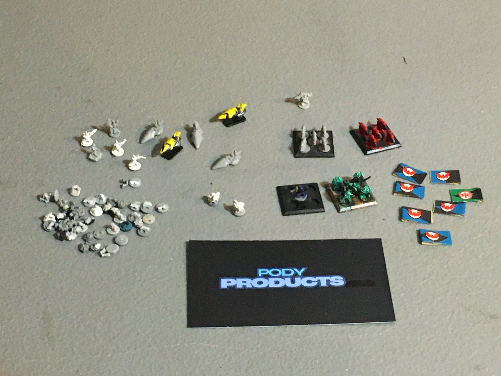 A34905 WARHAMMER EPIC 40K MIXED LOT ELDAR TYRANIDS SPACE MARINES CLIPPED GW