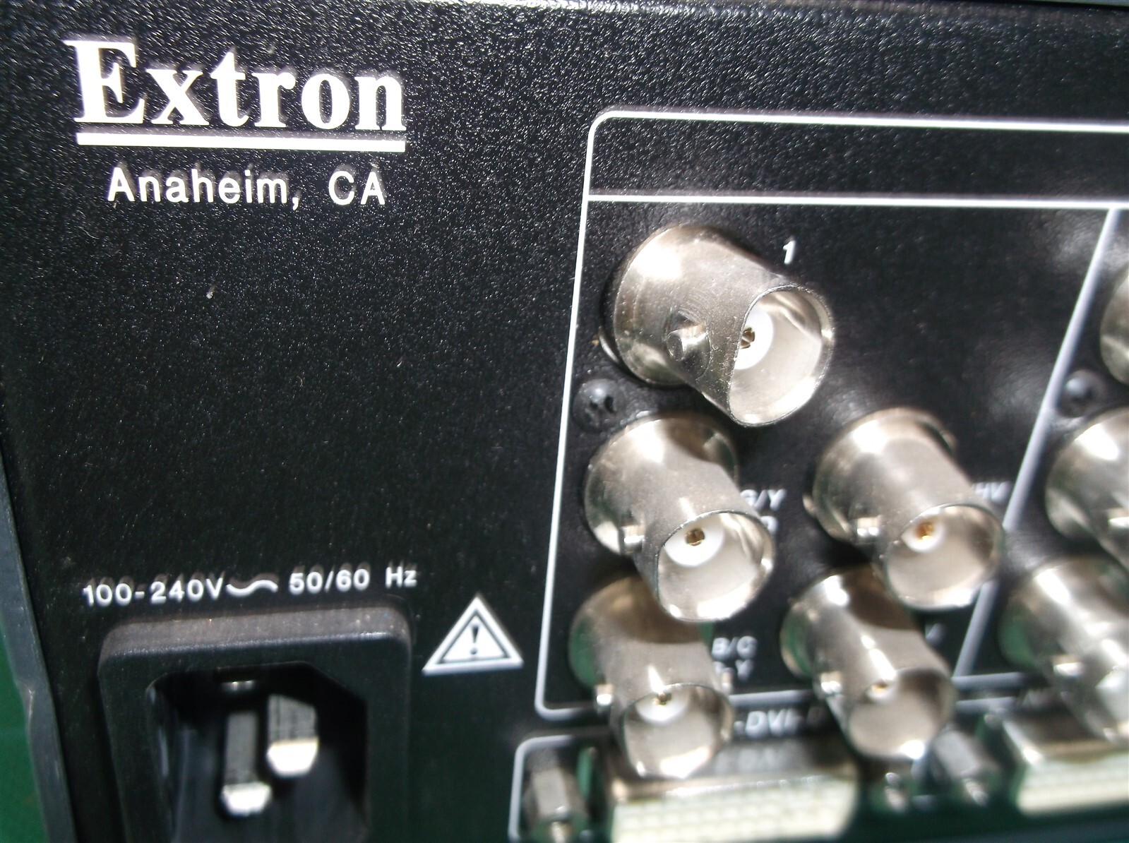 Extron MGP-462xi Multi-Graphic Processor loud fan bent connector missing button