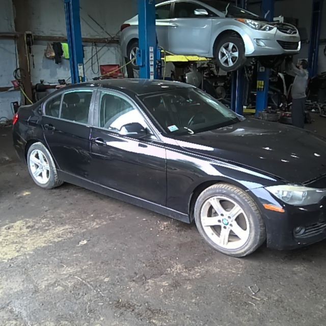 2013 BAVARIAN MOTOR WORKS (BMW) BMW328 Spindle Knuckle Front Left Driver 133K