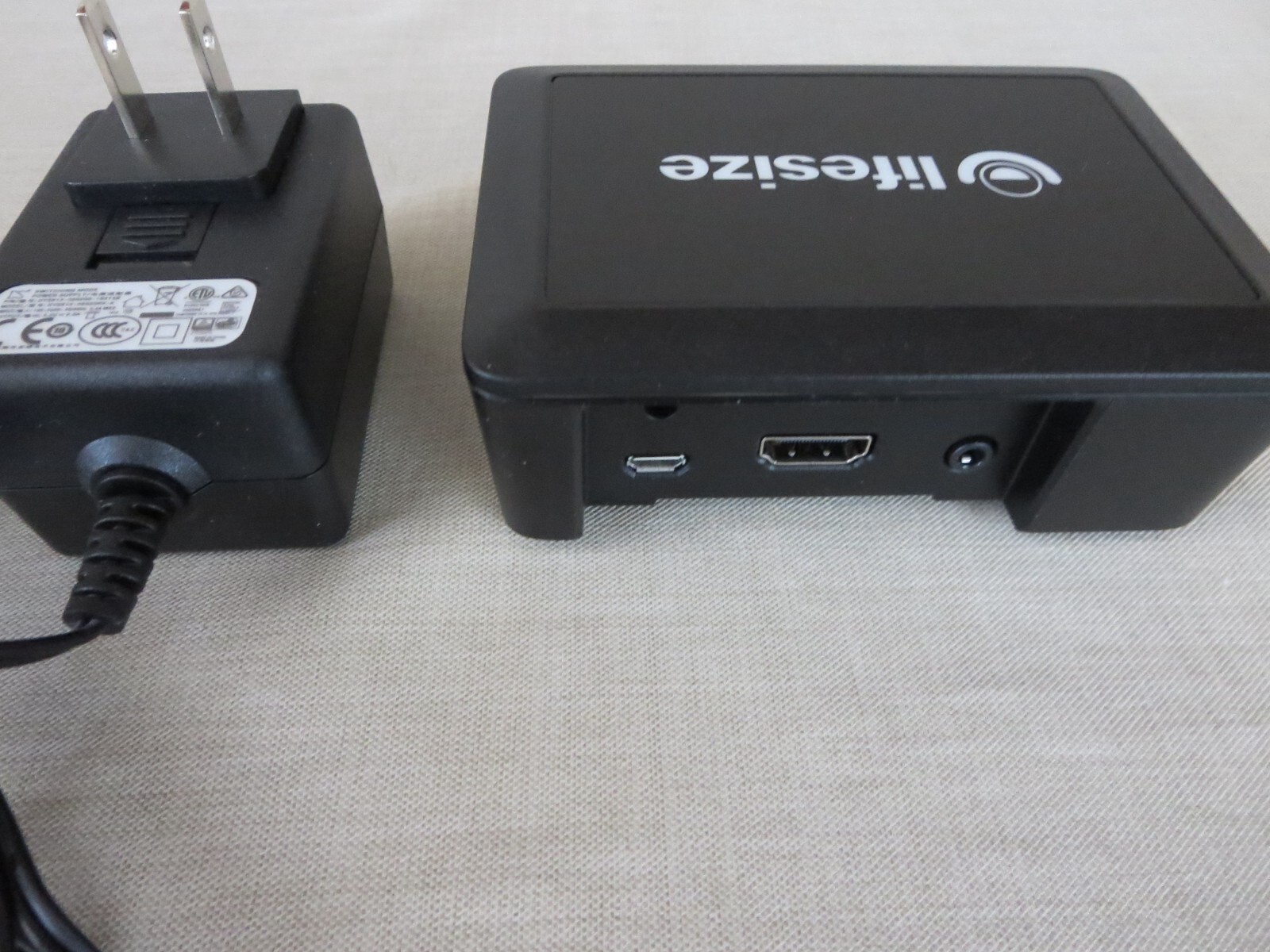 Lifesize Share 440-00156-901 Rev02 with Power Cable Wireless Presentation