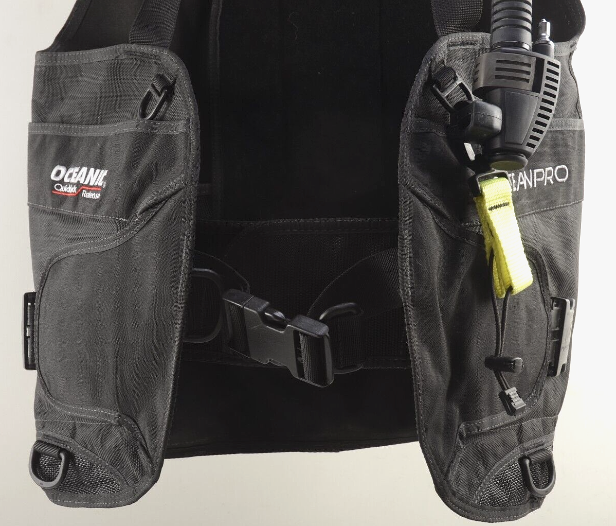 Oceanic Oceanpro BCD w/o Integrated Weight Size Small (see size chart below) EUC