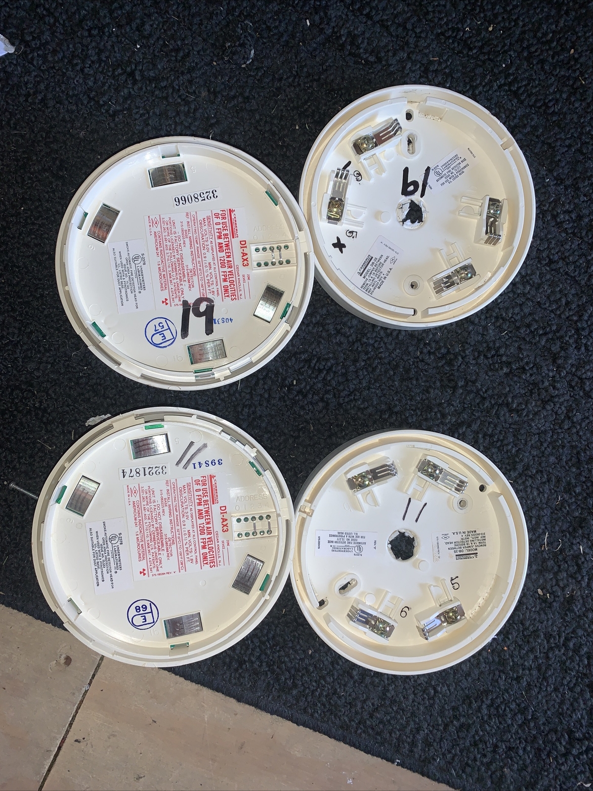(2) Siemens DI-AX3 ionisation Smoke detector in working condition