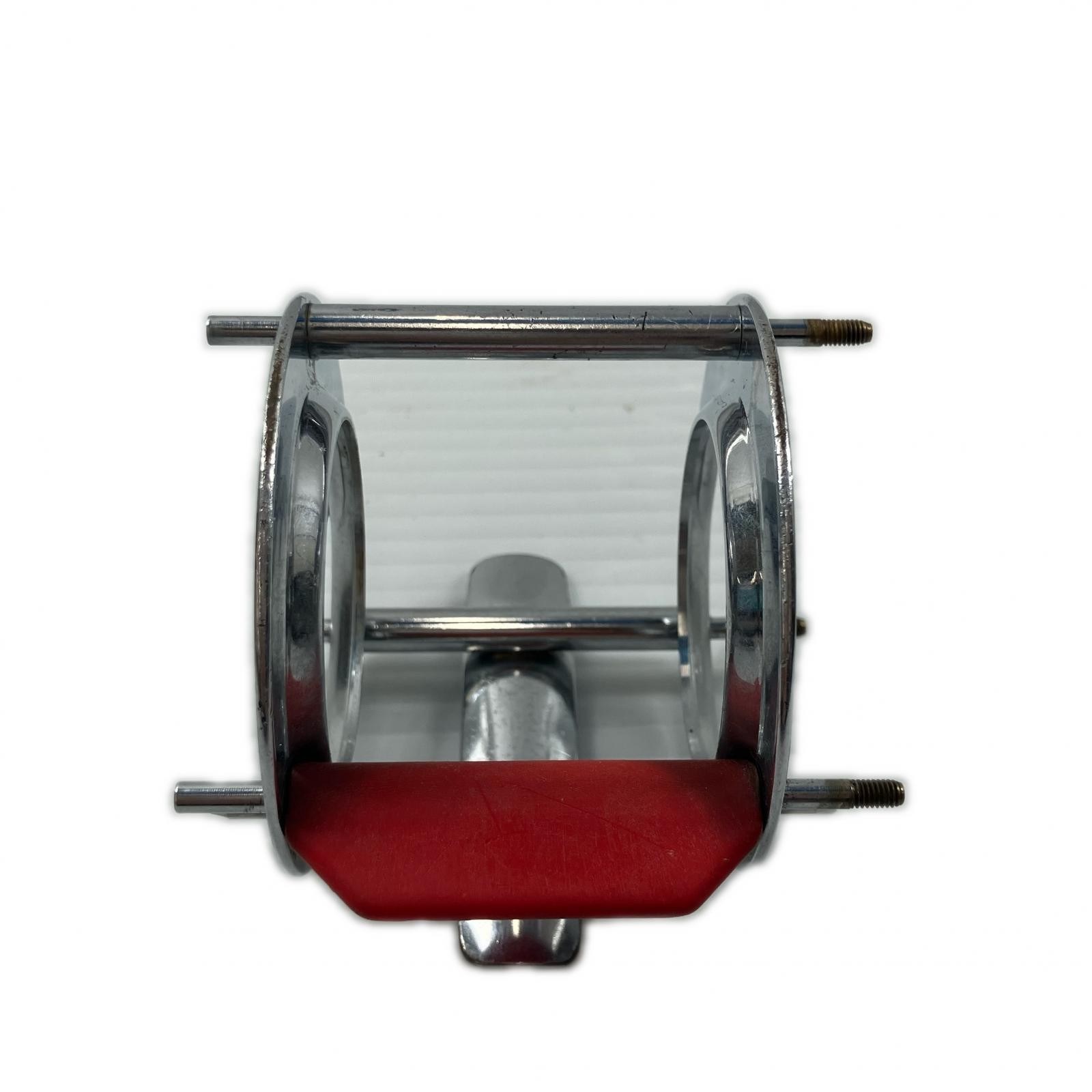 ABU Reel parts: Ambassadeur 6600 frame, red tongue, with a crack in the tong...
