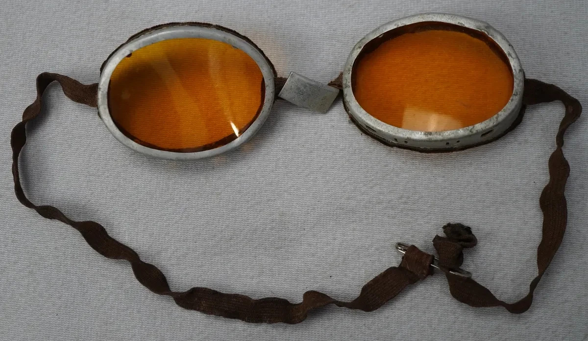 WWII German Luftwaffe Protective Goggle military Air Force US Vet estate glasses