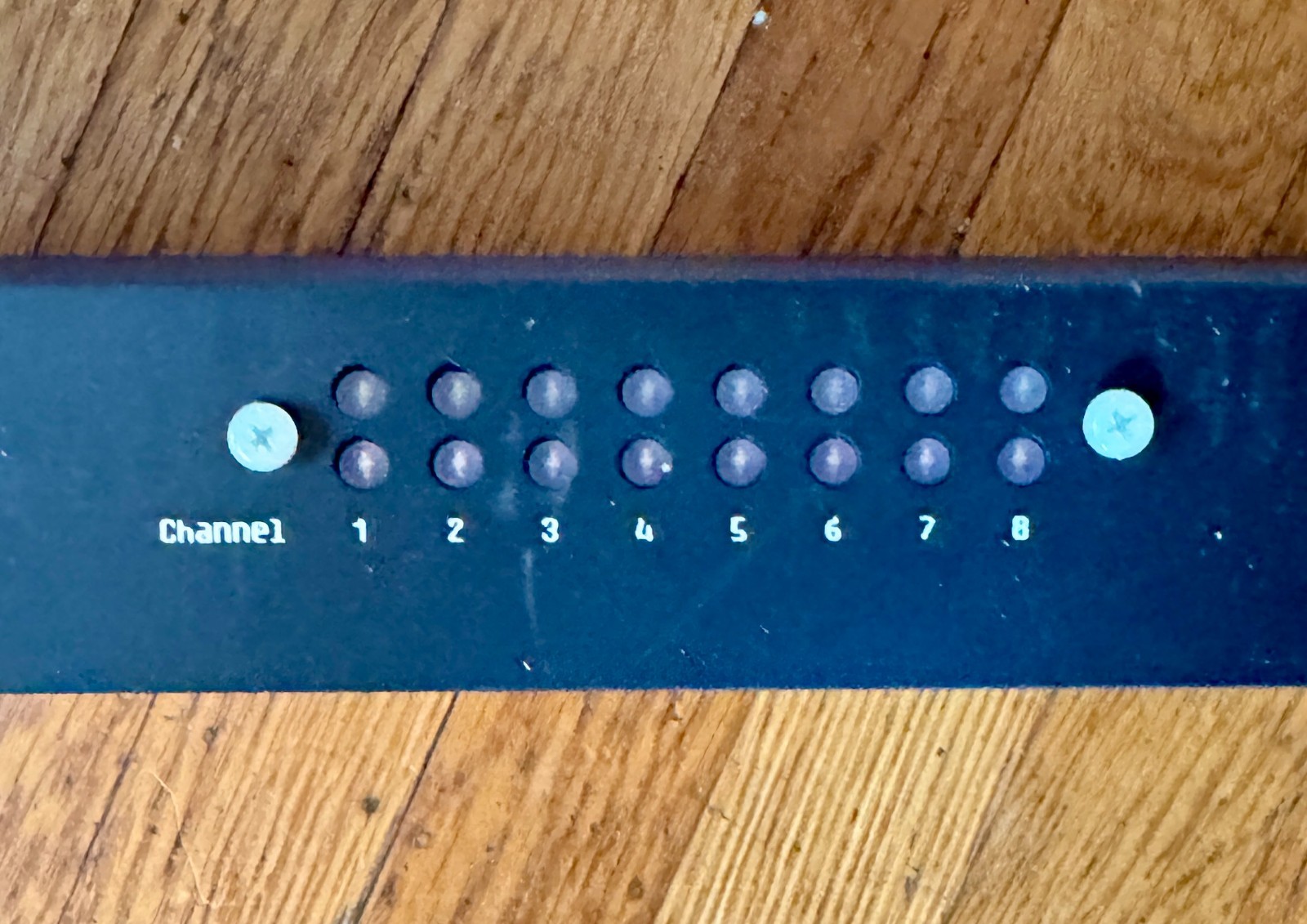 512 DMX 8-port splitter.