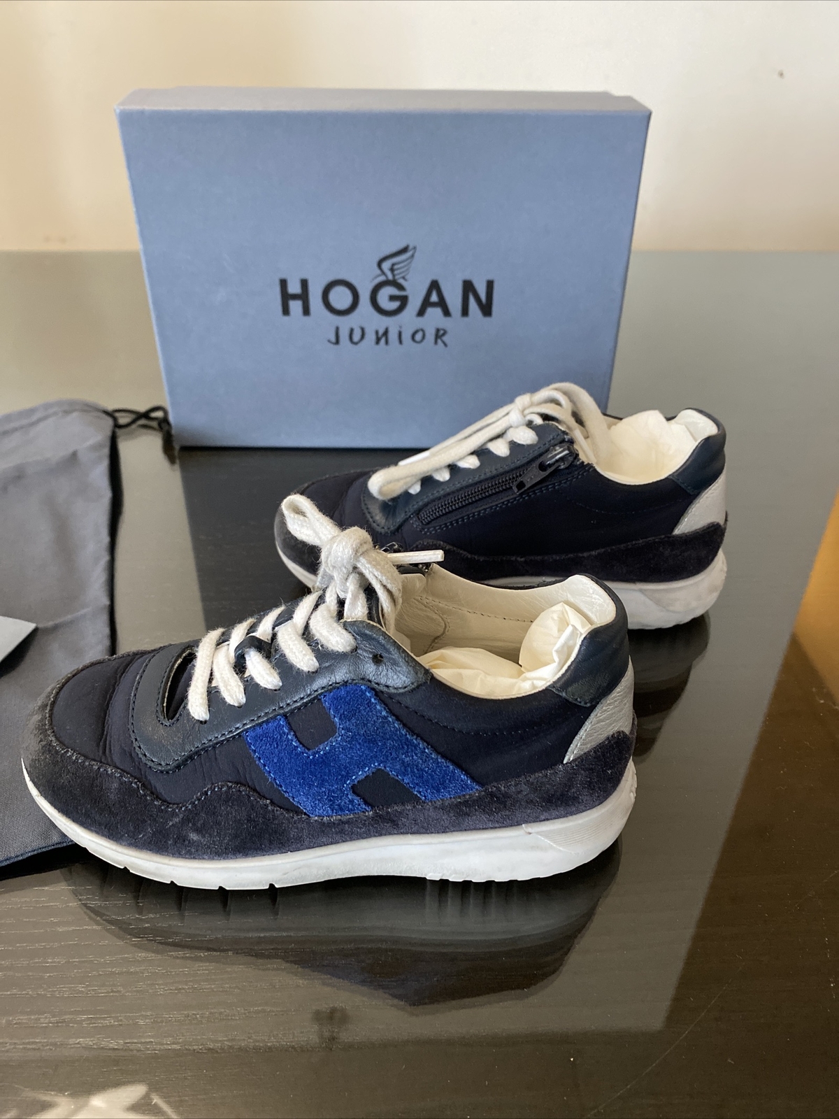 Hogan Junior Kids Shows