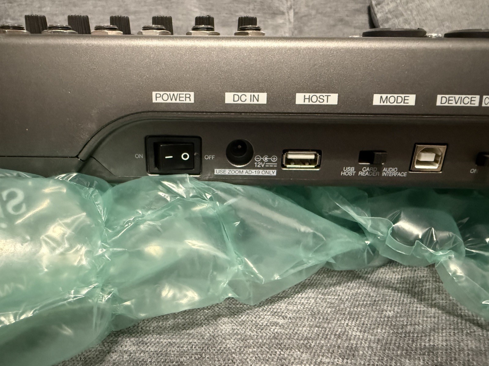 Zoom LiveTrak L-20 20-Channel Digital Mixer and Recorder
