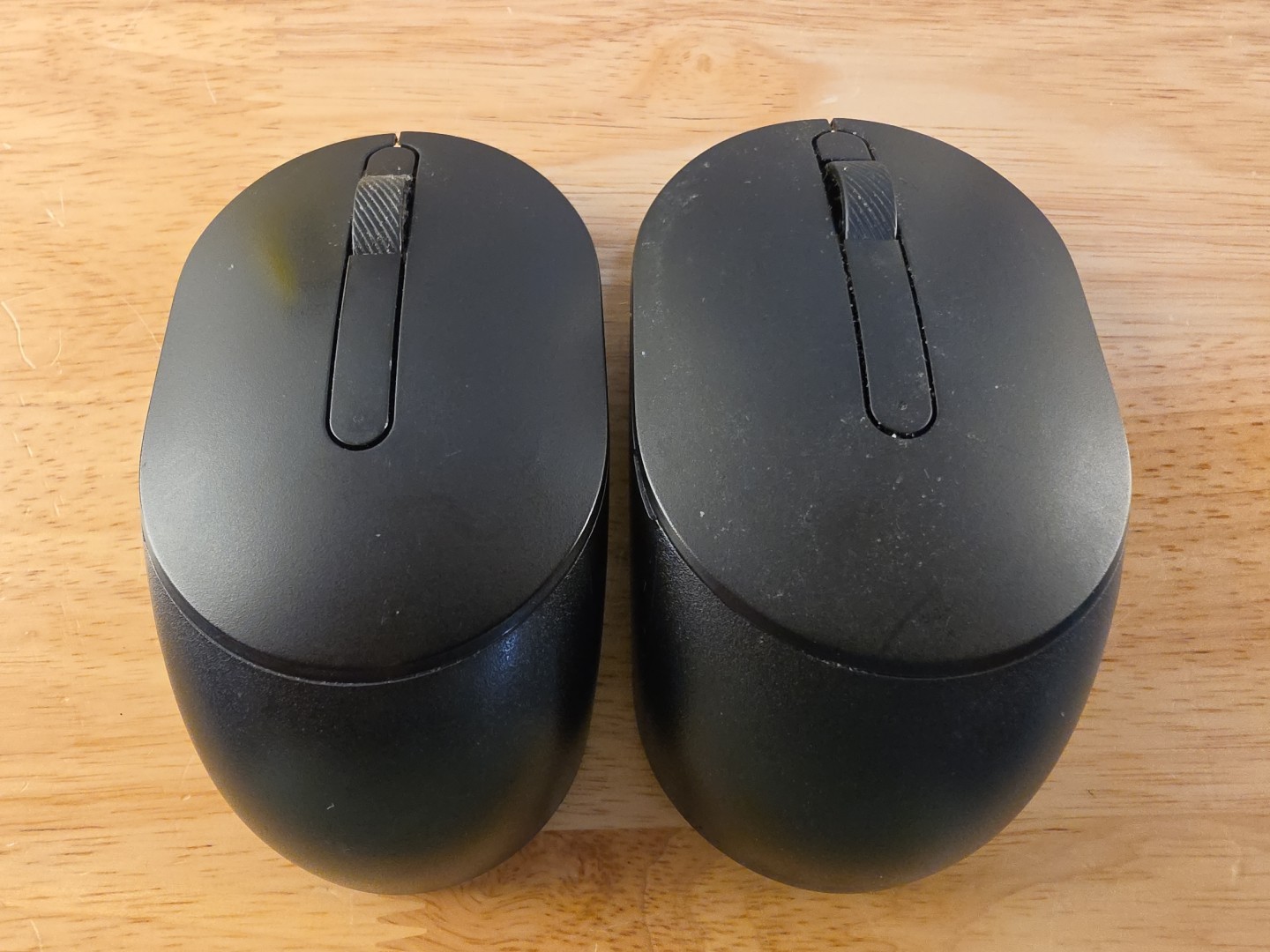 Lot Of 2 Dell MS3121Wt Black Wireless Mouse With Receiver
