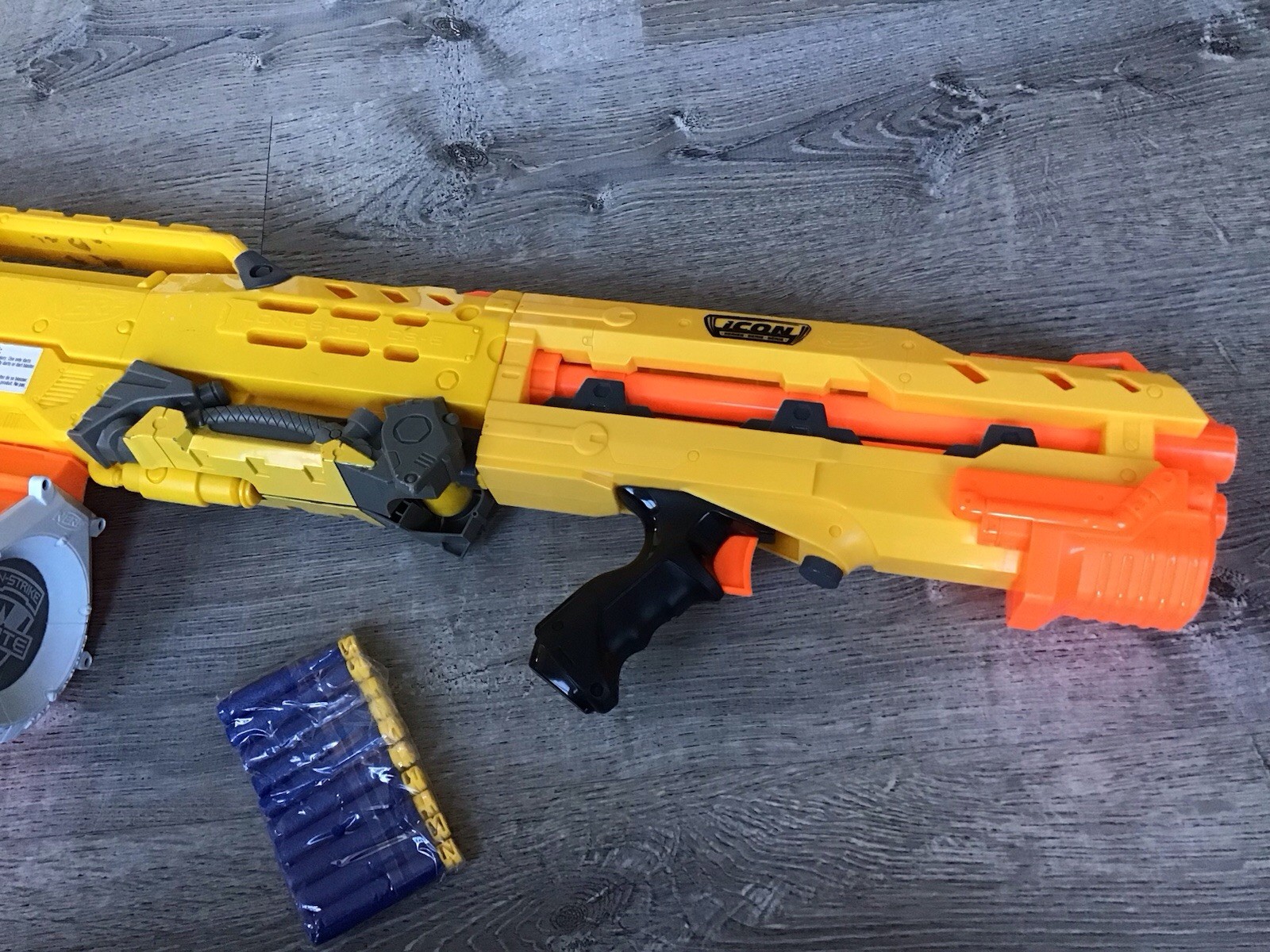 Nerf N-Strike Icon Series Deploy CS-6 Blaster Yellow with Drum & Stand