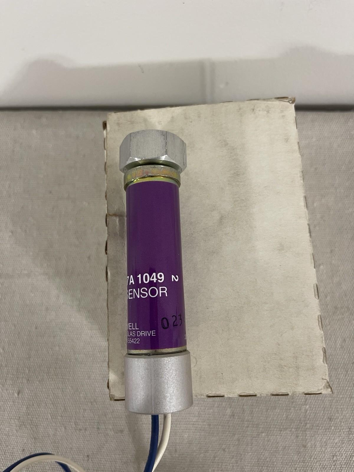 Honeywell C7027A1049 Flame Detector Sensor Mini-Peeper