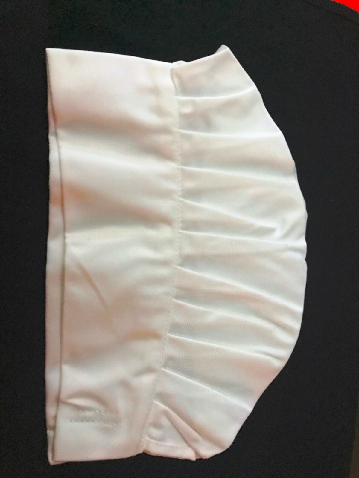 White Chefs Hat – with expandable elastic – one size fits most