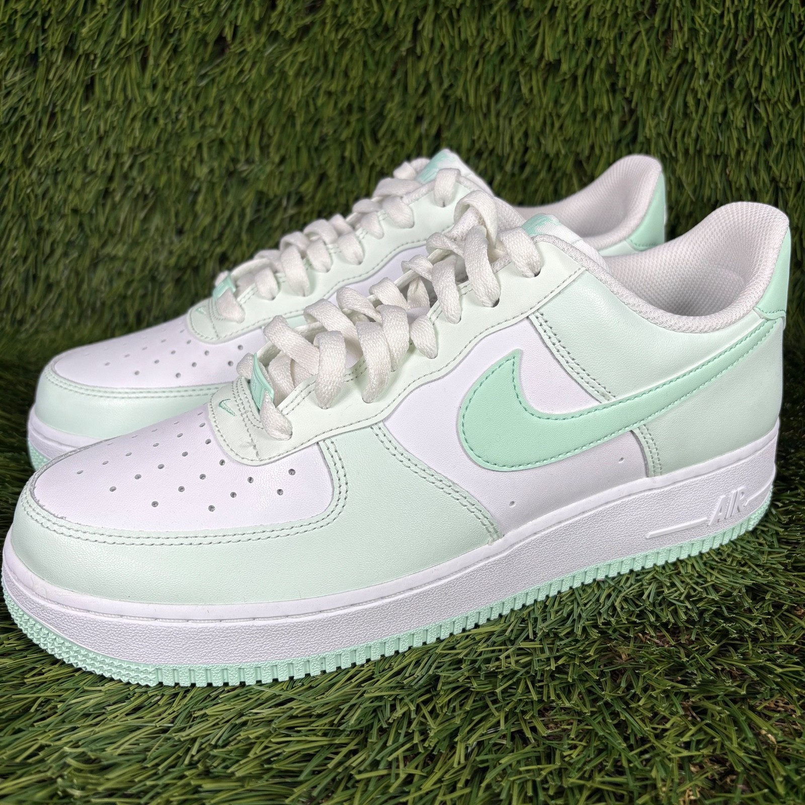 Nike Air Force 1 '07 Men's Size 10.5 White Mint Green AF1 Sneakers FZ4123-394