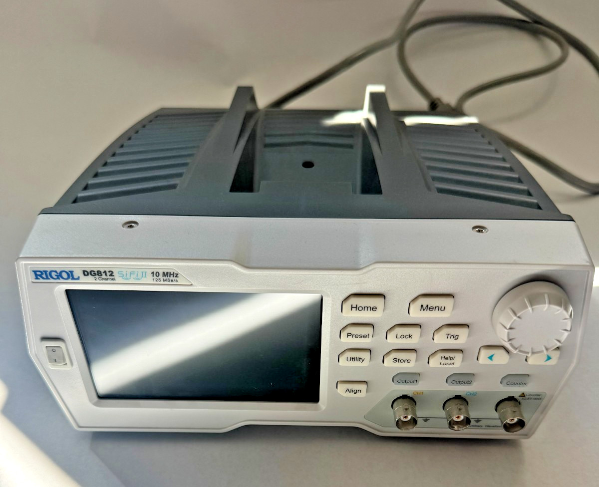 [USED] RIGOL DG812 Arbitrary Waveform Generator, 10 MHz, 2 Channel, 125 MS/s, 2