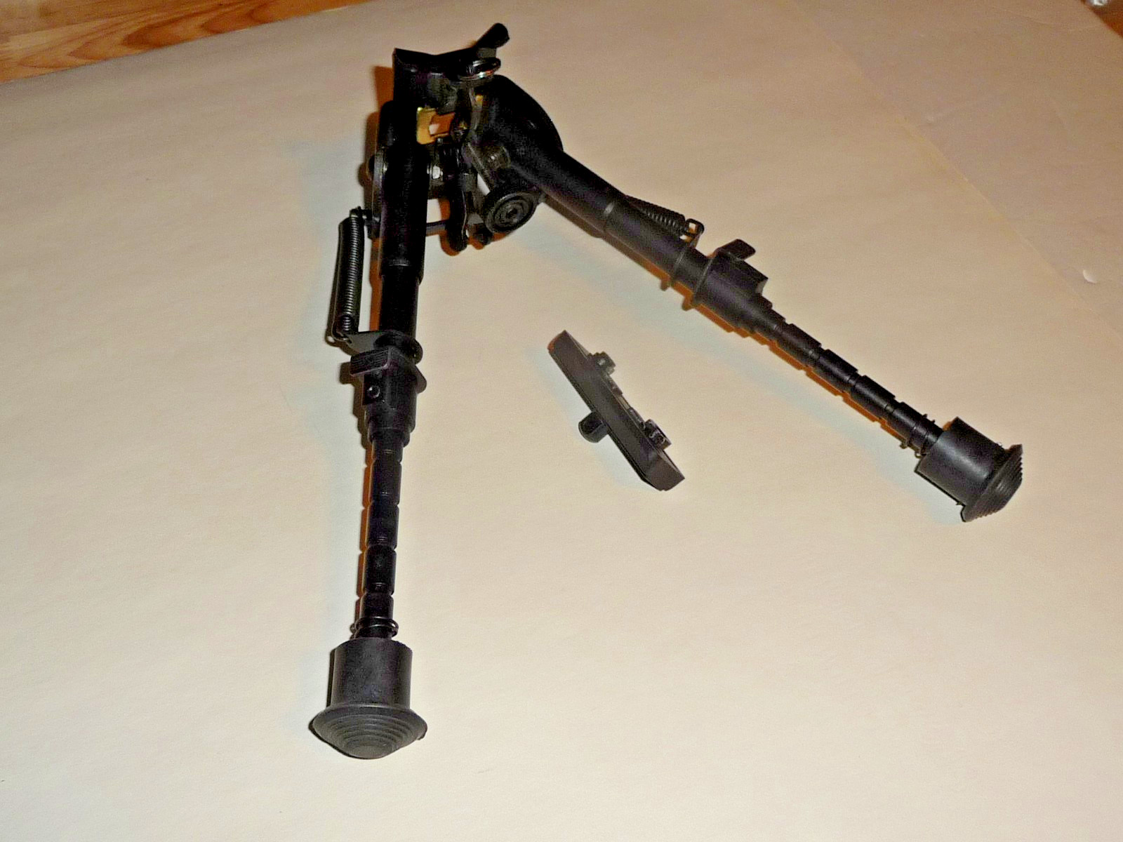Pinty Rifle Bipod with 6 inch to 9 inch Adjustable Legs, M-Loc Mount Included