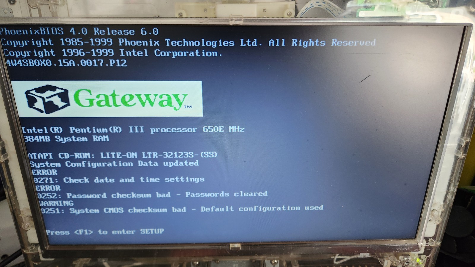 Gateway LP Mini Tower TB3 Performance 650 Computer Pentium III TESTED Win XP