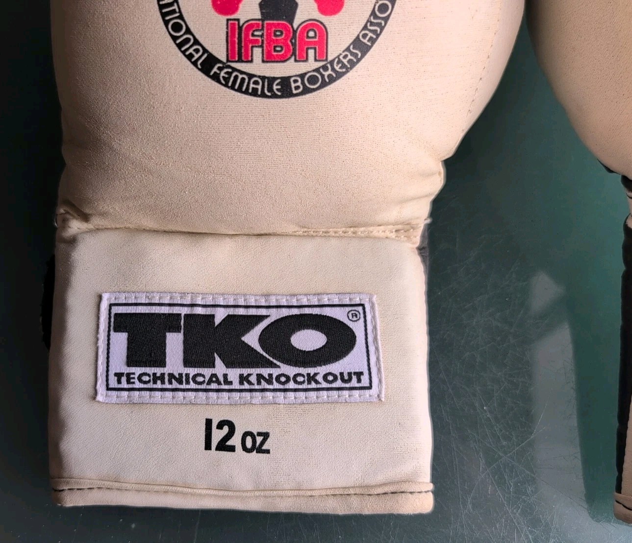 TKO-TECHINICAL KNOCKOUT- IFBA Edition - White BOXING GLOVES-12 OZ W/ Bag