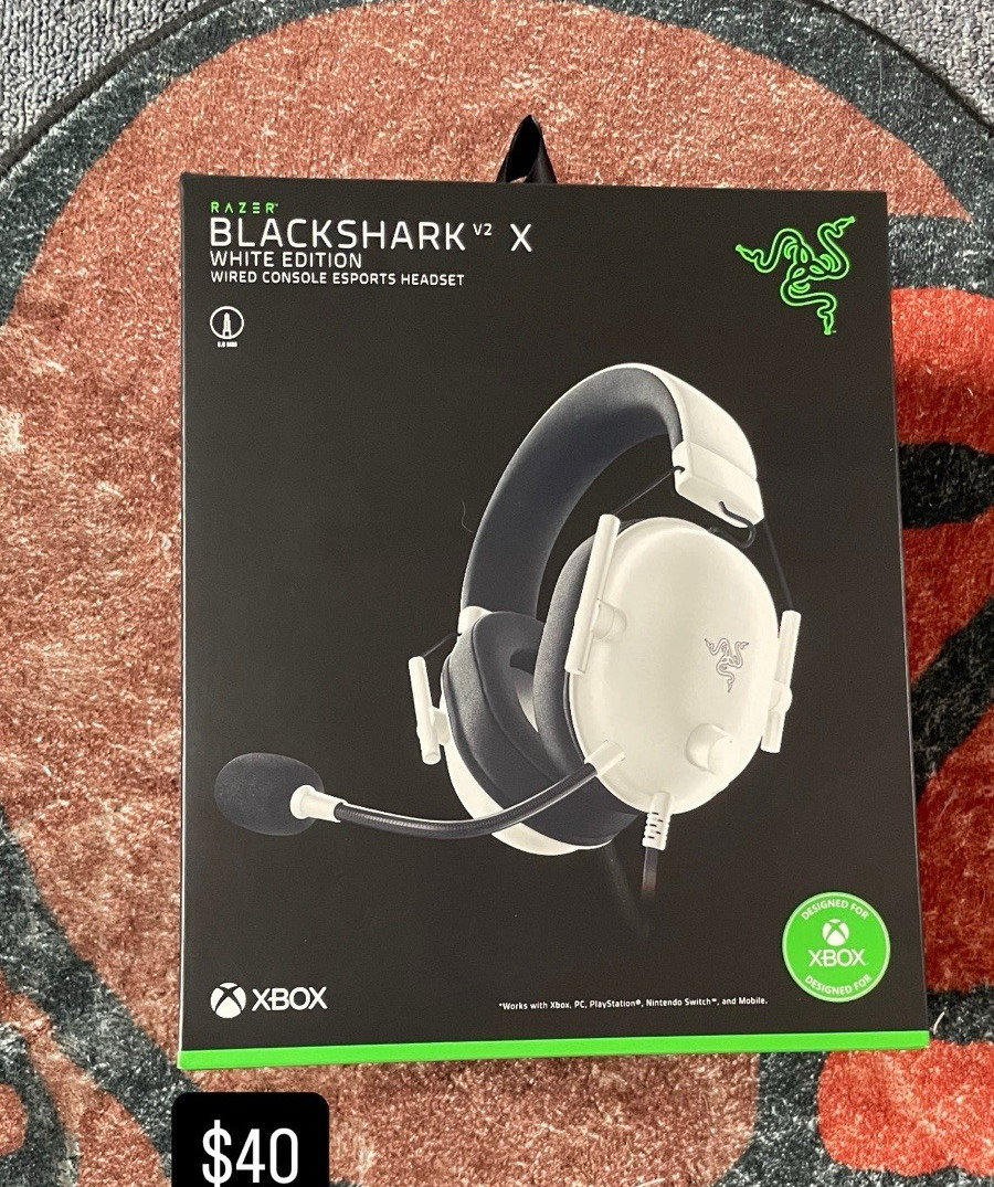 Razer BlackShark V2 X White Edition 3.5mm Over-Ear Headset Boom Mic