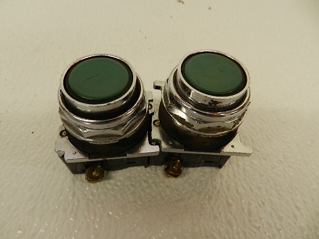 lot of 2 Eaton 10250T103 flush green pb with n/o contacts