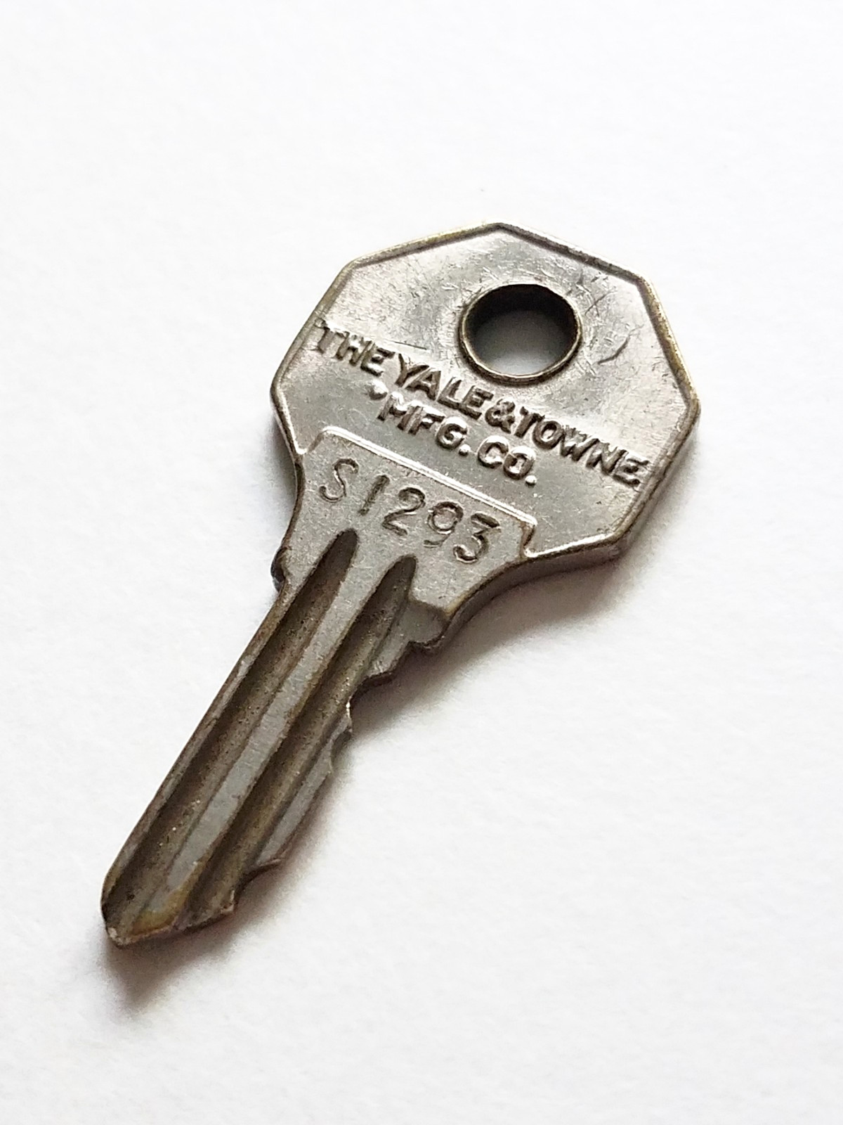 Vtg Yale & Towne STUDEBAKER Key S1293 1948-1952 48 1949 1950 1951 52 S-1293
