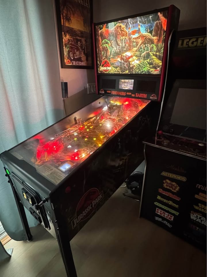 Stern Jurassic park pinball machine home edition