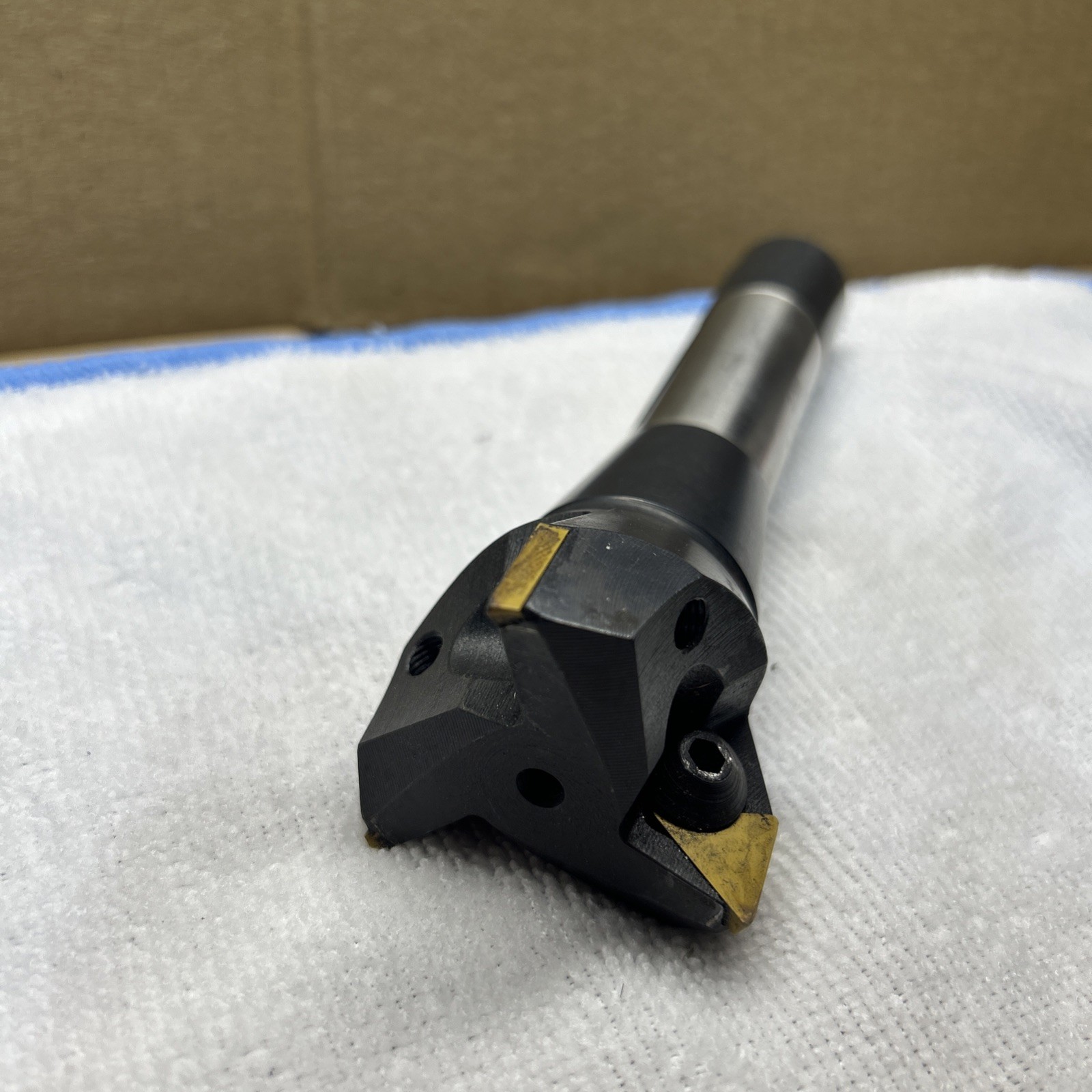 USED POLAND END BIT 2/R8 6-901-530