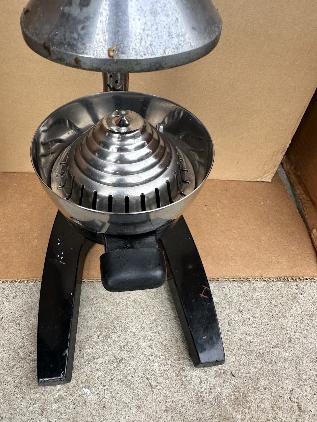 Heavy Cast Iron Citrus Juicer Extra-Large Commercial Grade Manual Hand Press