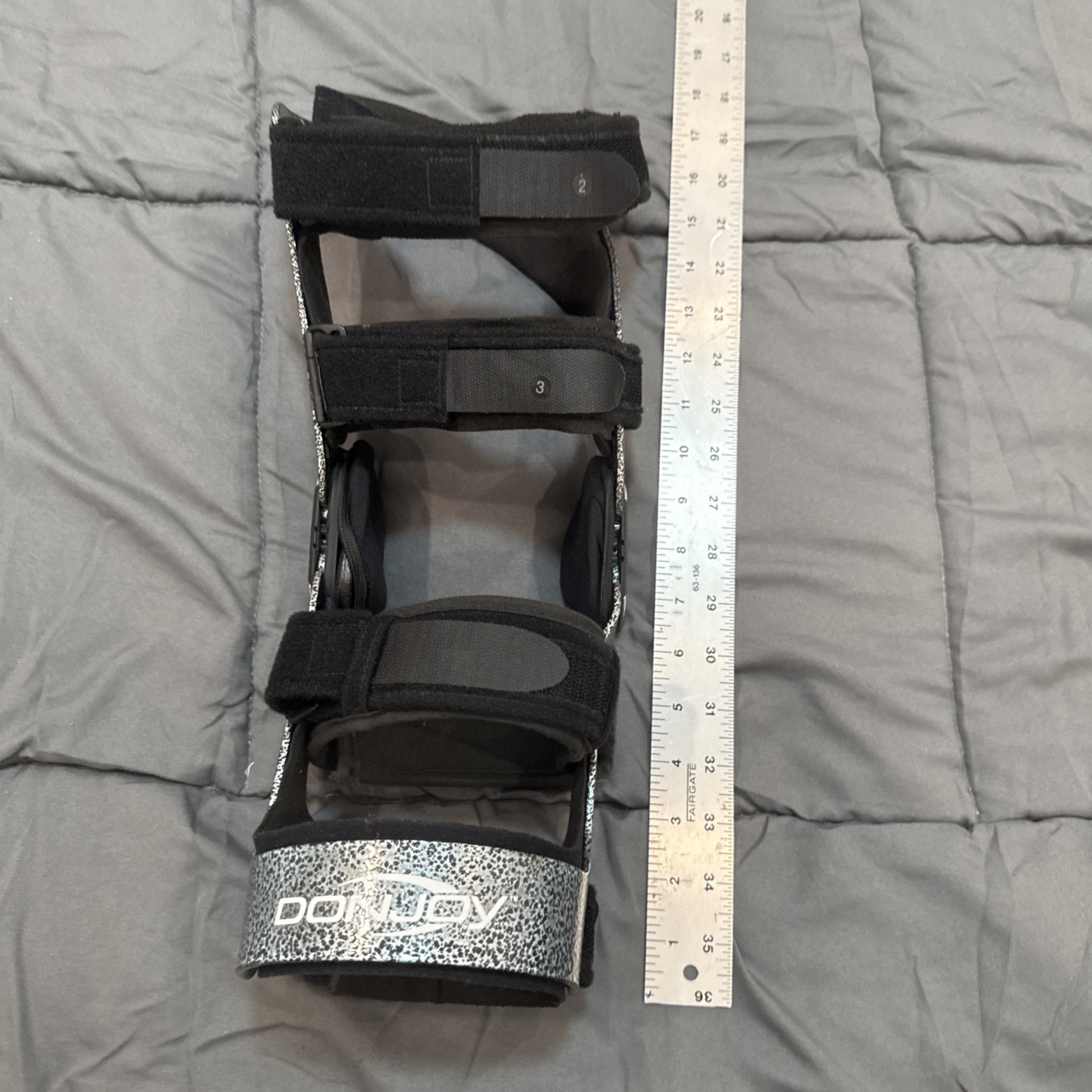 DonJoy Hinged Knee Brace ACL PCL Ligament Support Adjustable Left Medium