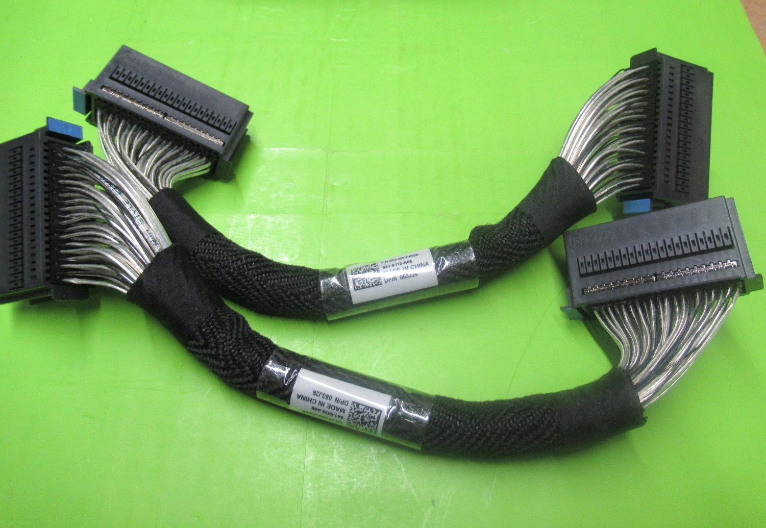 Lot of 2 Dell PowerEdge R940 PERC Daughter Board SAS Signal Cable 053J26 53J26