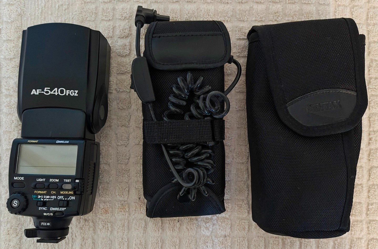 Pentax AF 540 FGZ Shoe Mount Flash for  Pentax & JJC FB 4 (ll) External Battery