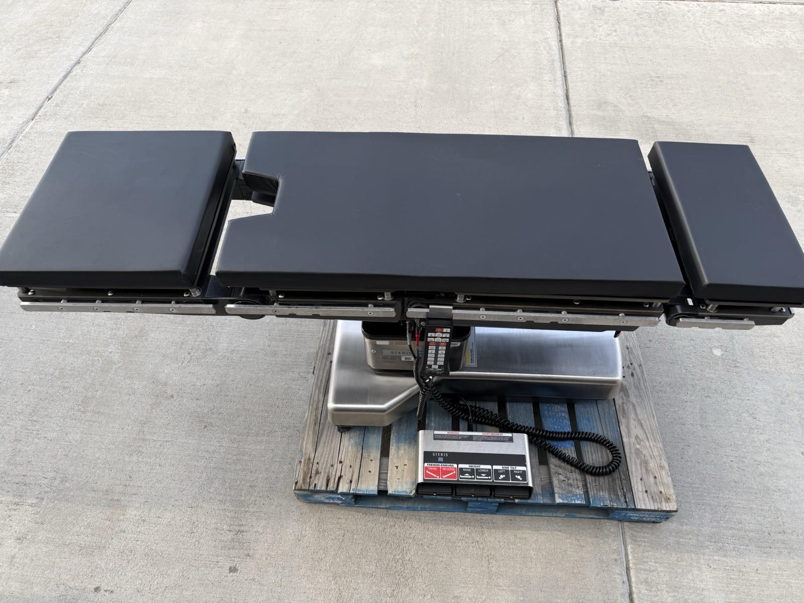 STERIS AMSCO 3085 SP Surgical Operating Table – Fully Functional