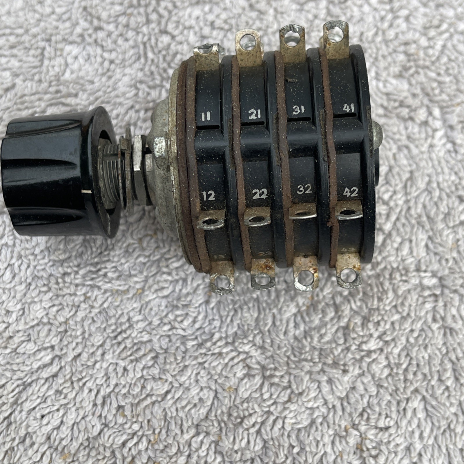 Rotary Switch: 8-Pole 3-Position OFF-ON(A)-ON(B) 8PDT CH CUTLER HAMMER USA