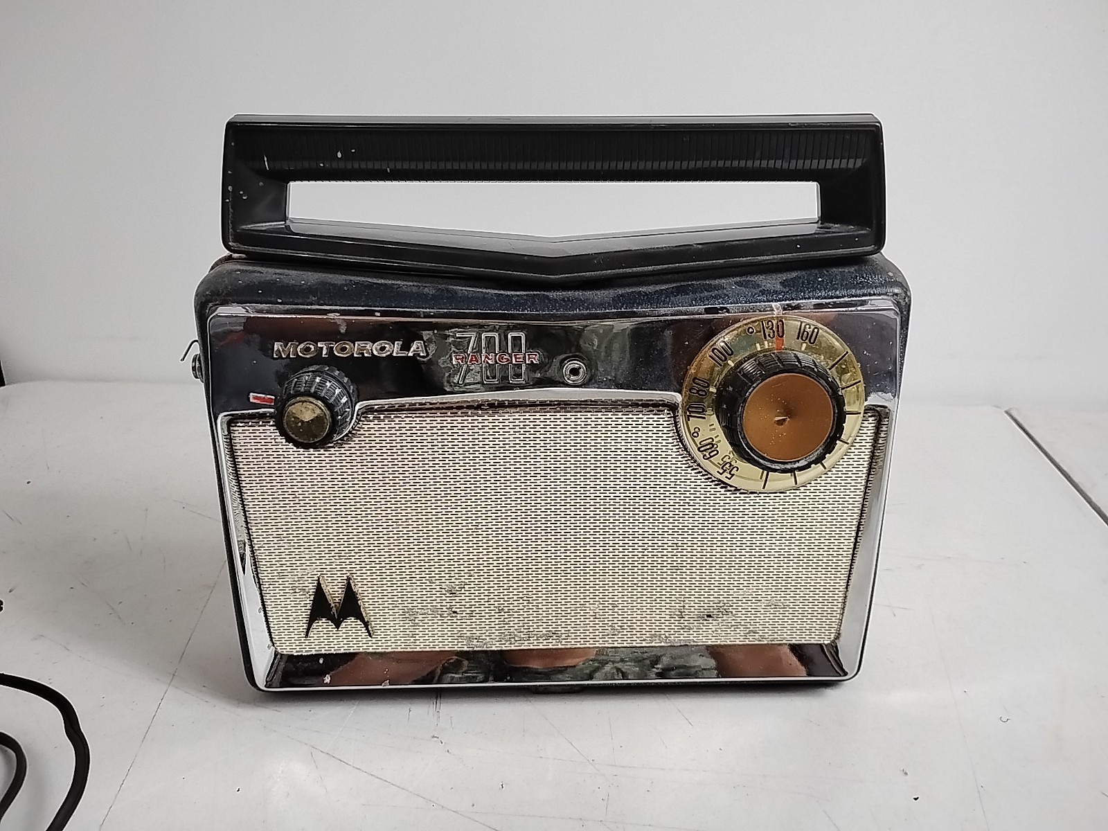 Vintage Motorola 700 Ranger Radio Black Broken Close Latch Tested Works
