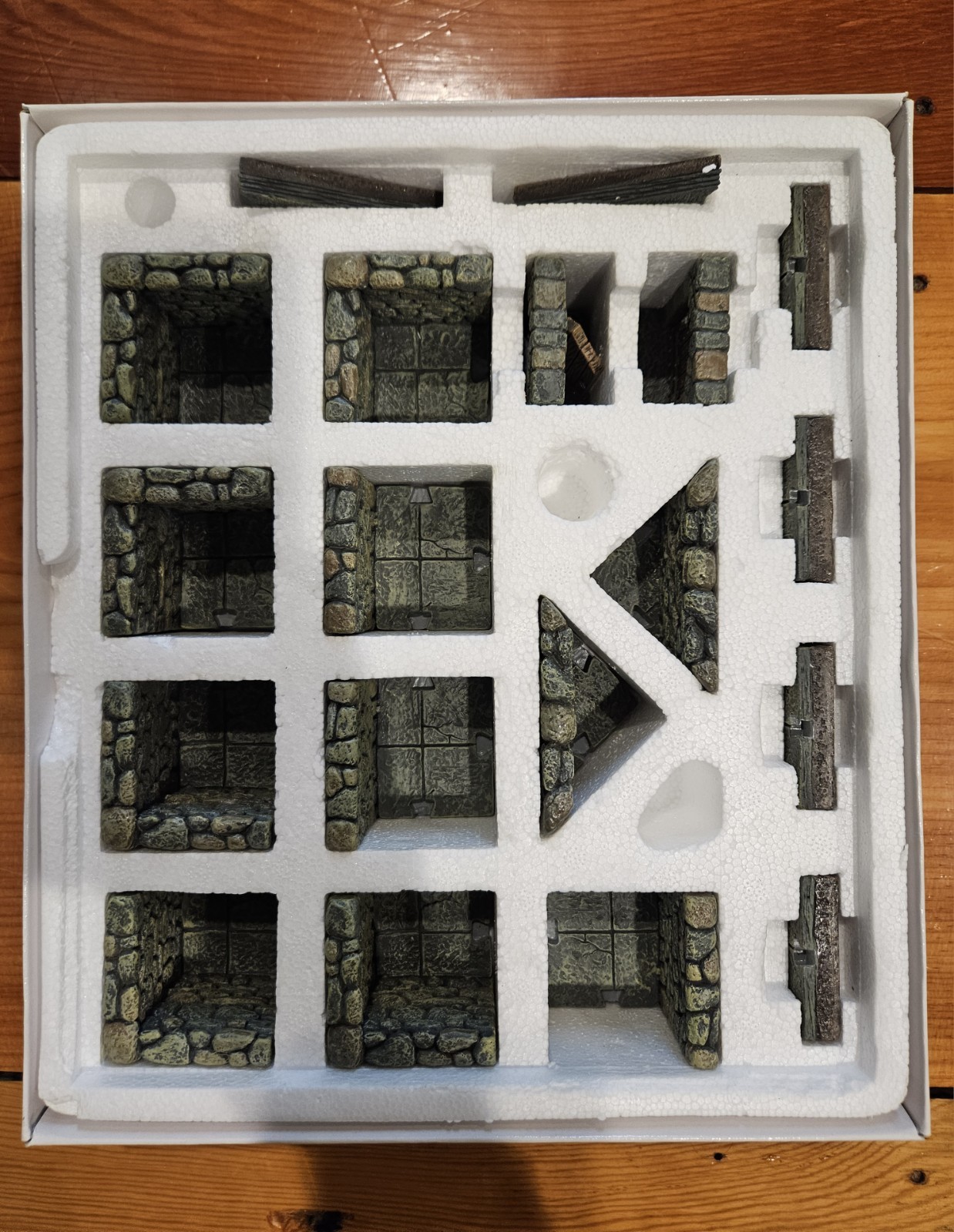 Dwarven Forge Master Maze Fantasy Starter Set Painted Miniature Game Terrain
