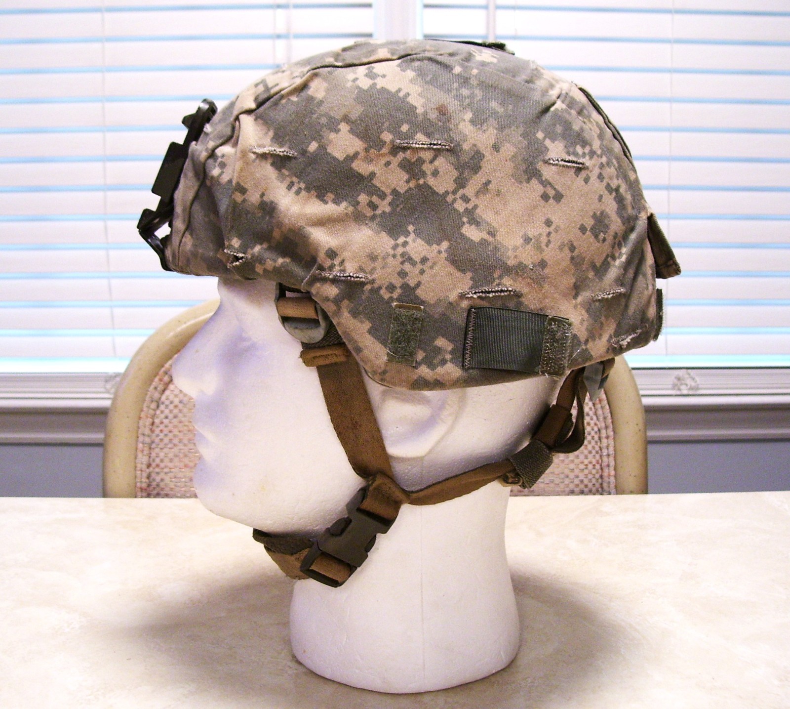 US Army ACH Combat Helmet Gentex TBH-II Size Medium w/ Cover and NVG Mount