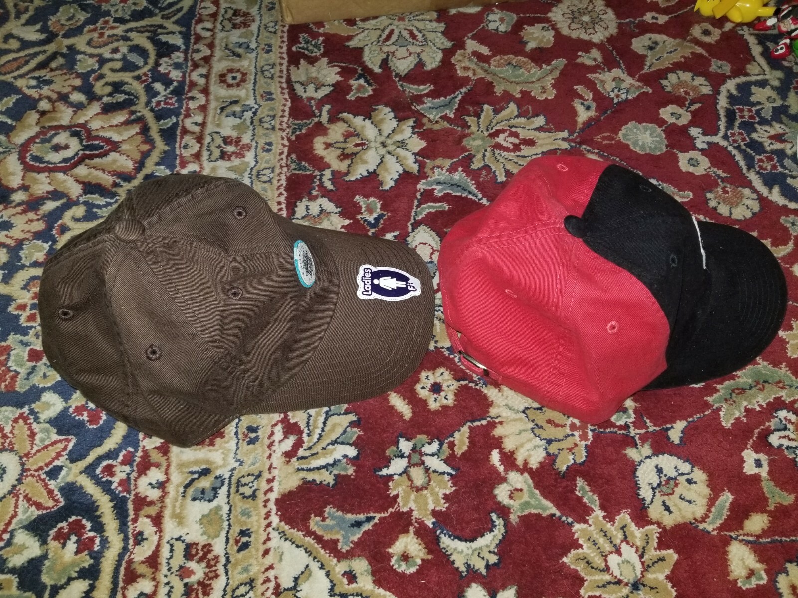 2 Whistling Straits Golf Hat One Size Fits All Chcolate Black / Red Adjustable