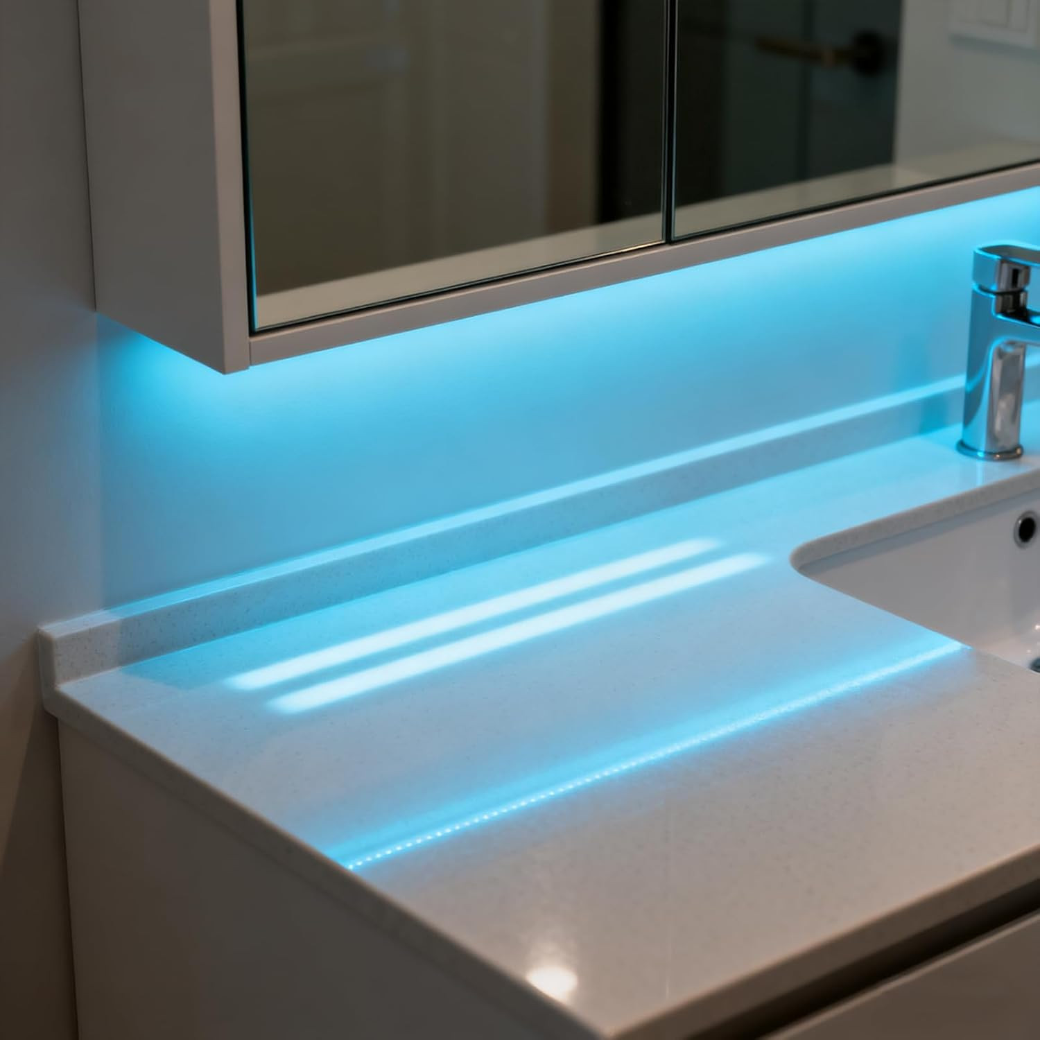 Battery Powered LED Strip Lights, 24-Keys Remote Controlled, DIY Indoor