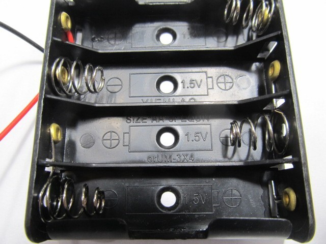 4 AA Battery Holder Case Box with 6 inch Wire Leads for AA Batteries 6 volts NEW