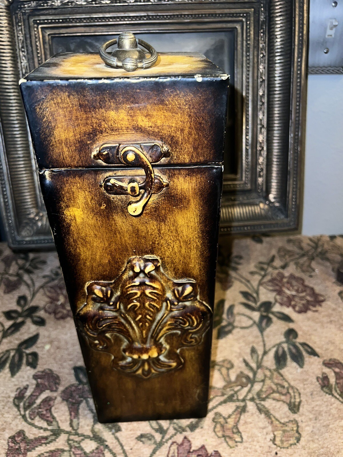 Vintage Brown  Box Fleur-De-Lis Hinged