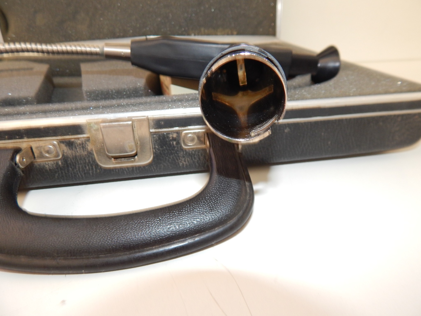 ^^ EDMUND ILLUMINATED FIBERSCOPE (KVX14)