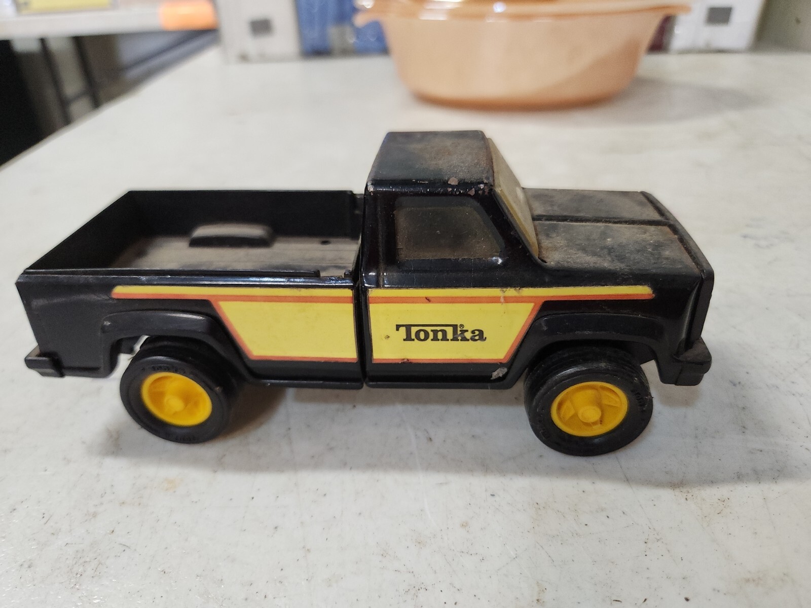 Tonka Pressed Steel Four-Wheel Drive Pickup Vintage Black Truck Yellow Siding