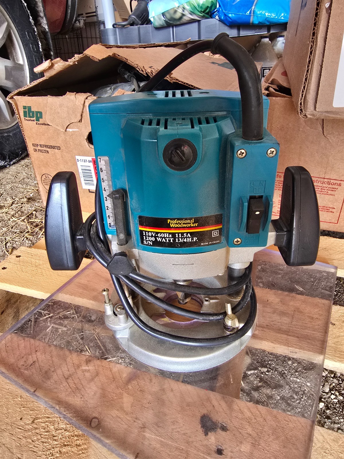 PROFESSIONAL WOODWORKER - 1 3/4 HP 1200 Watt for 1/4”, 3/8” or 1/2Plunge Router