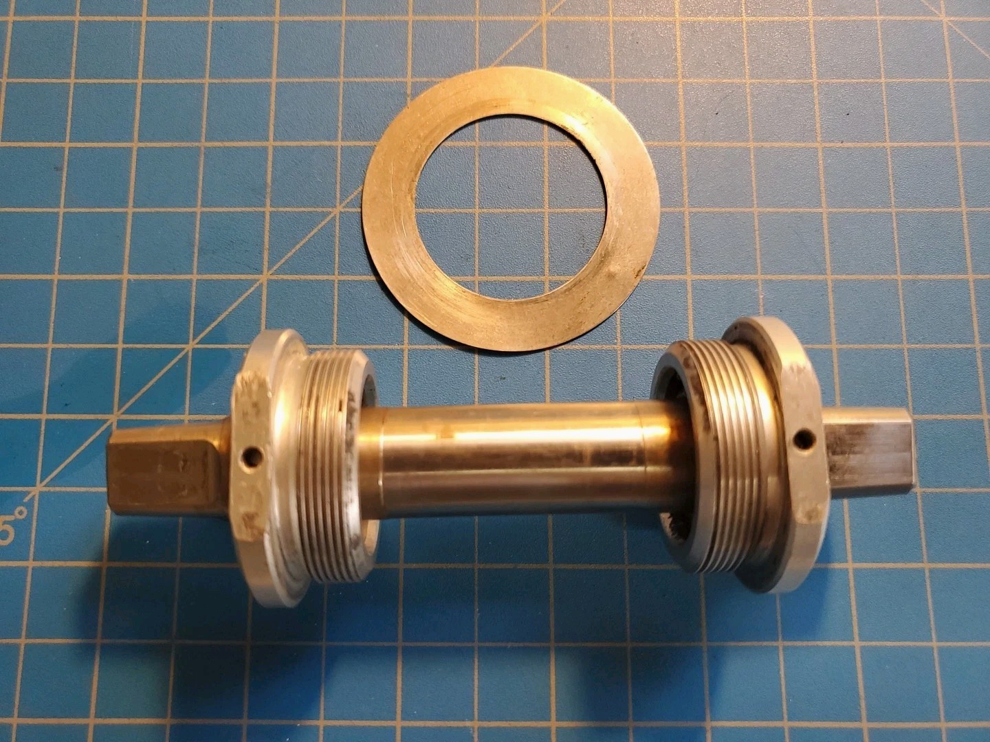 WHITE INDUSTRIES TITANIUM 117.5MM ENGLISH THREADED SQUARE TAPER BOTTOM BRACKET