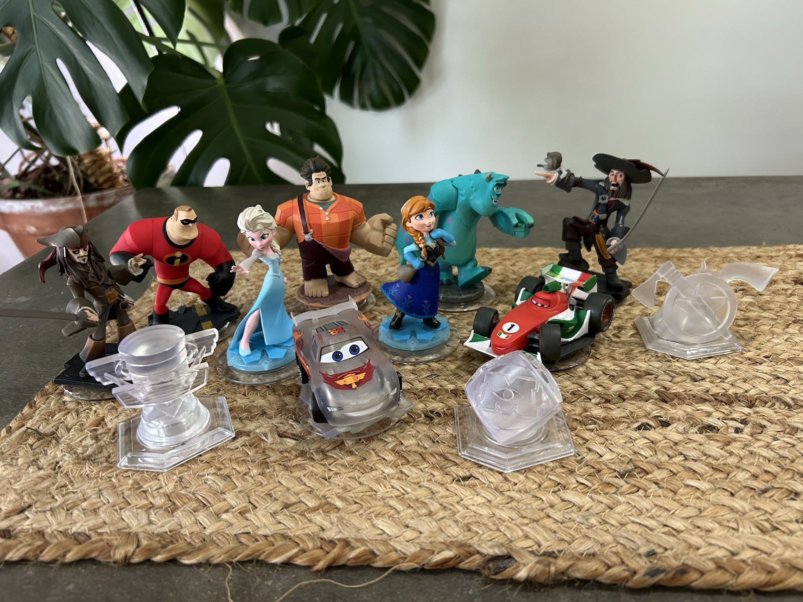Lot 11 Disney Infinity Figures Cars Frozen Incredibles Monsters Inc Pirates