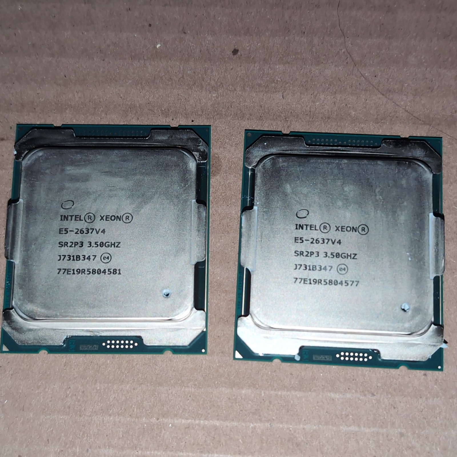 Lot of 2 Intel Xeon E5-2637v4 3.50GHz 4 Core 15MB 135W FCLGA2011-3 CPU SR2P3