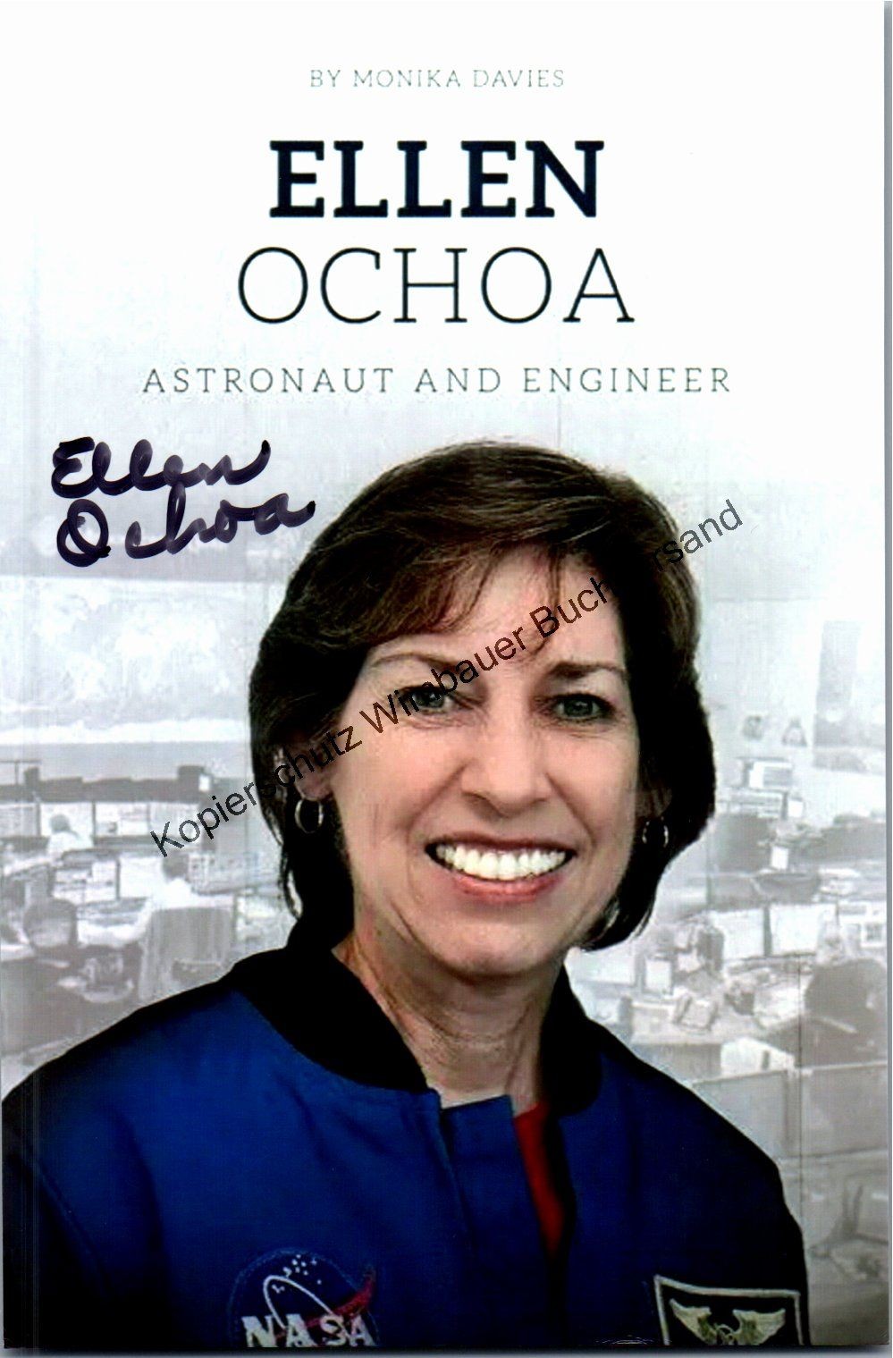 Original Autograph Ellen Ochoa NASA Astronaut // Autograph Auto Si 371782