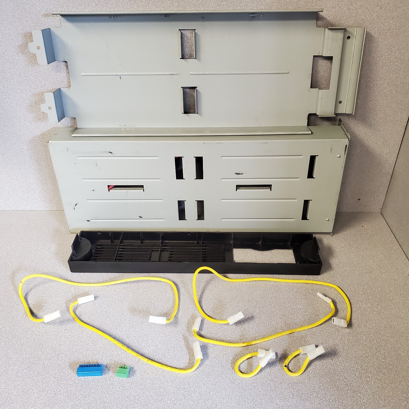 APC SUA2200RM2U UPS UNINTERRUPTIBLE POWER SUPPLY
