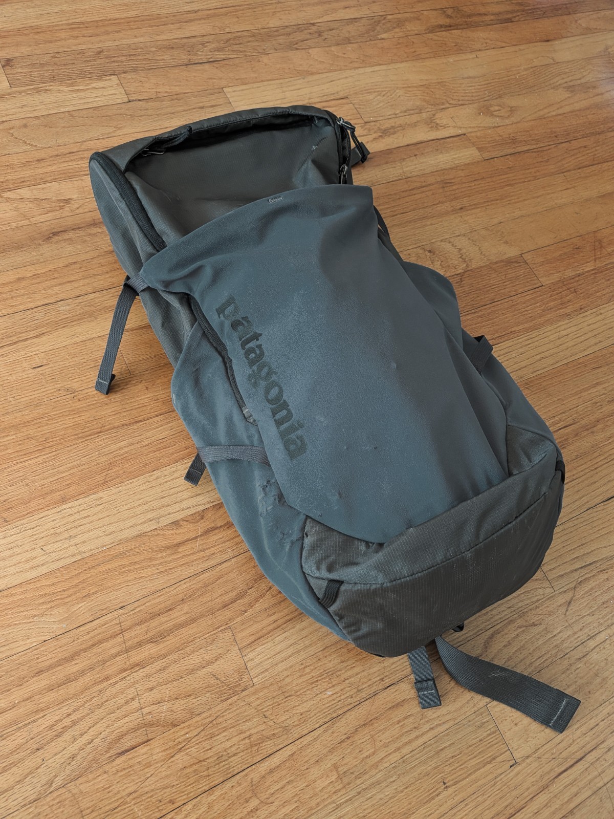 Patagonia Nine Trails 28L hiking/trekking backpack, MENS L/XL grey
