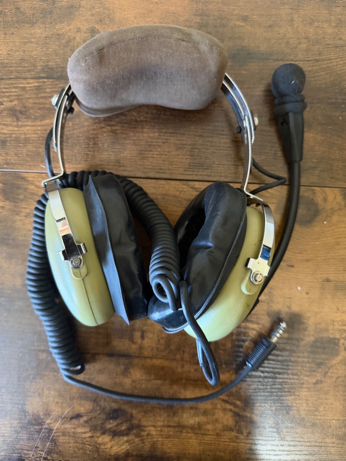 David Clark H10-13.4 Aviation Headset - NSN 5965-01-446-1530