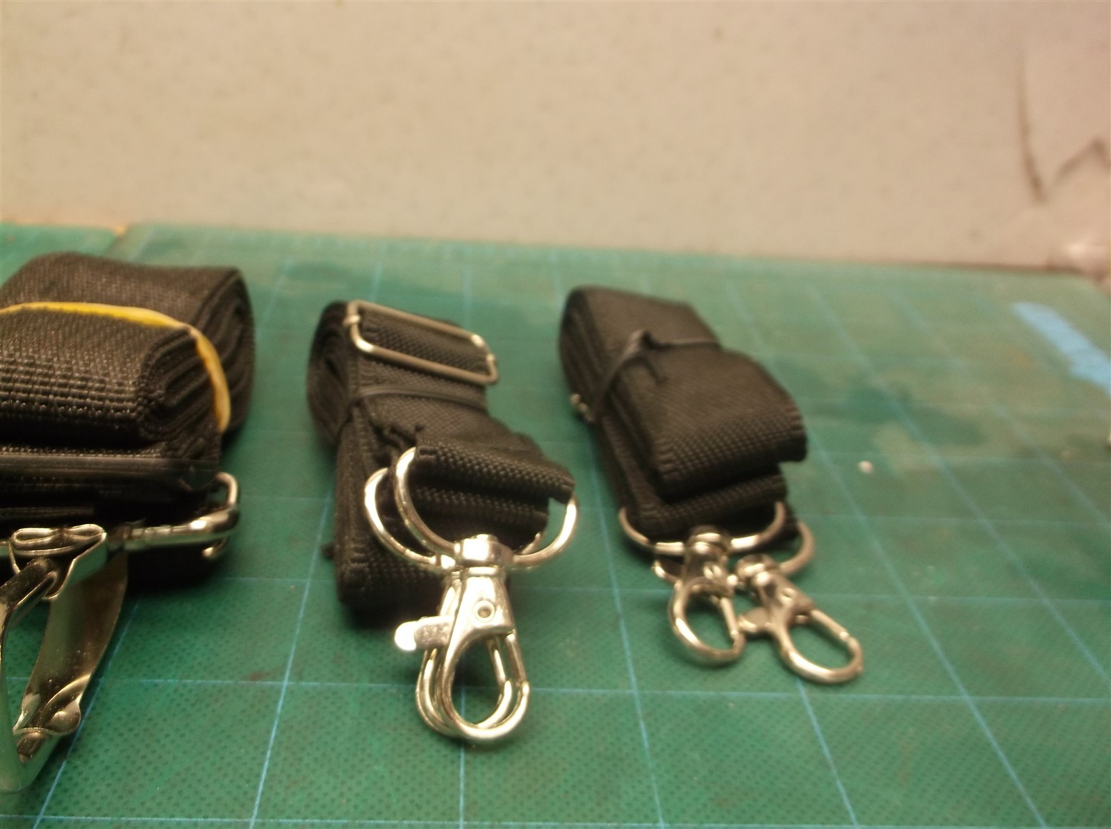 Lot of 3 luggage straps