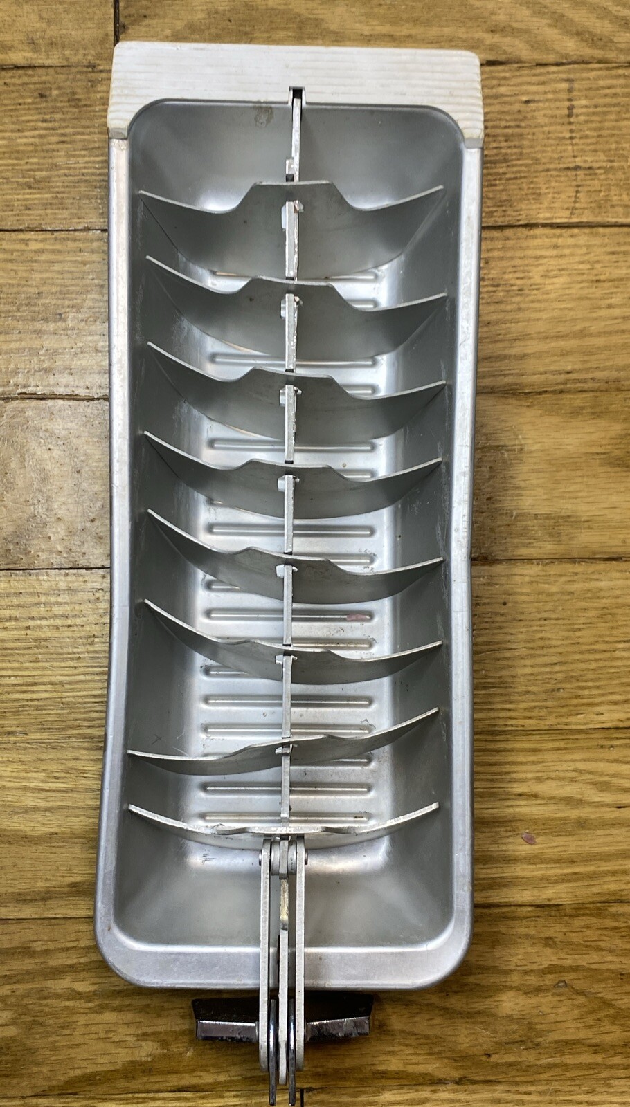 Vintage Aluminum Ice Cube Trey 18 cubes Tray Freezer Drinks Smoothie